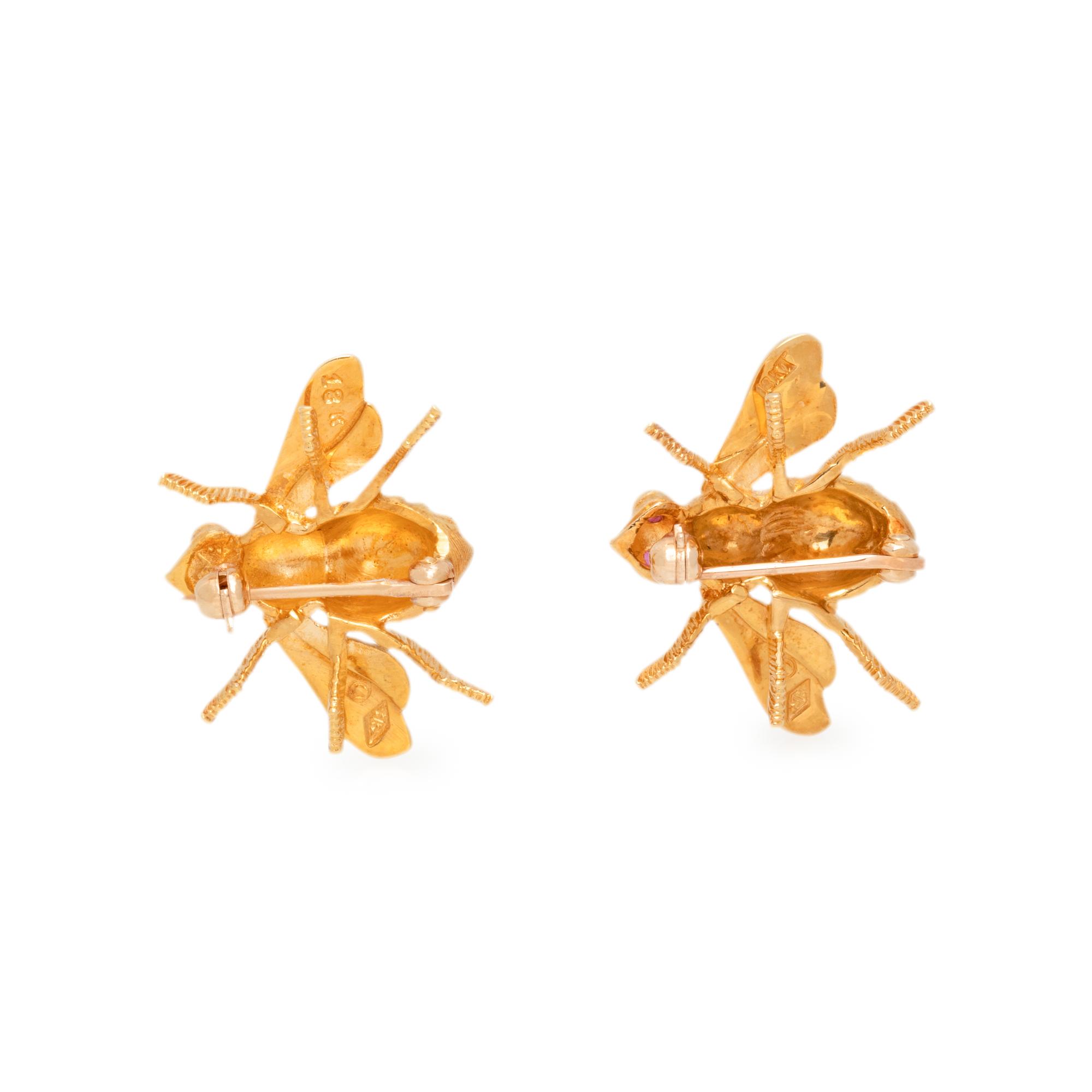 HERBERT ROSENTHAL, PAIR OF YELLOW GOLD BEE BROOCHES