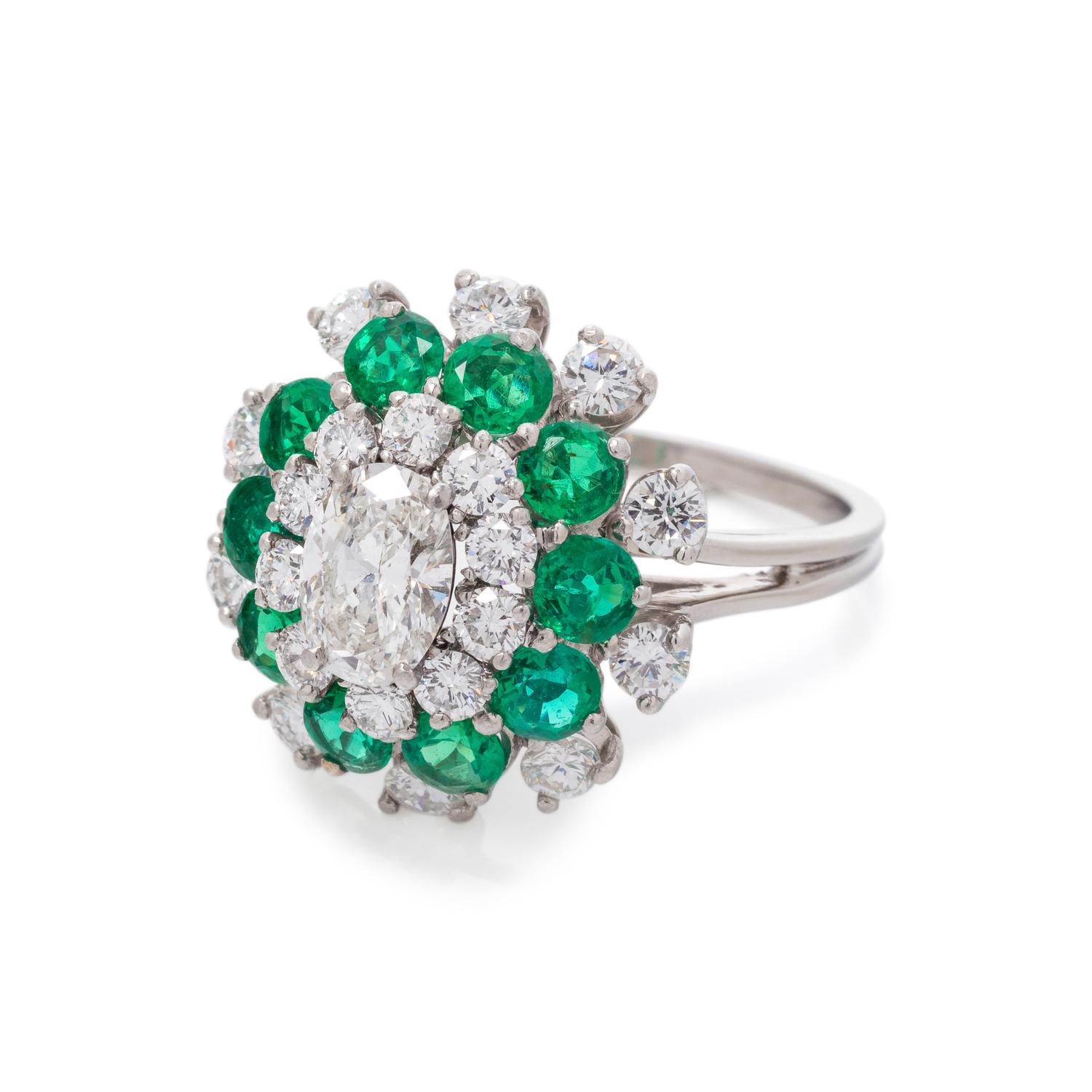 DIAMOND AND EMERALD RING