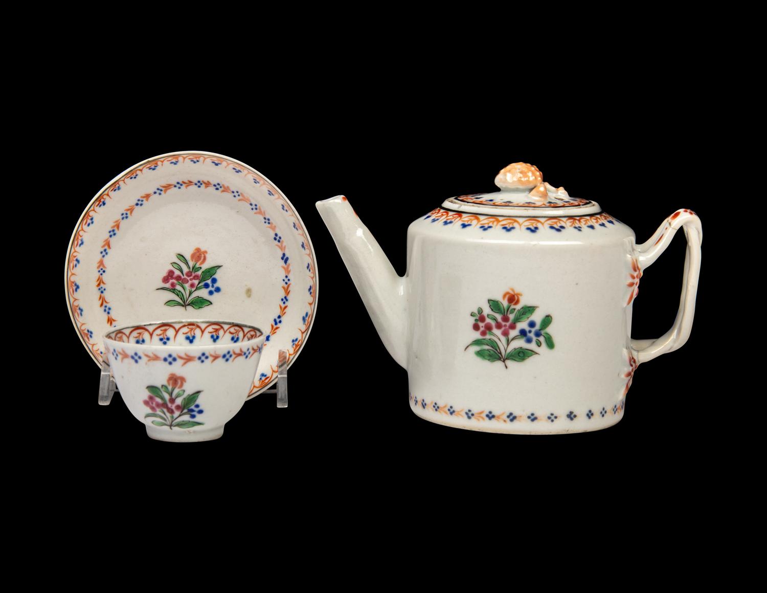 18 Chinese Export Porcelain Tea Articles