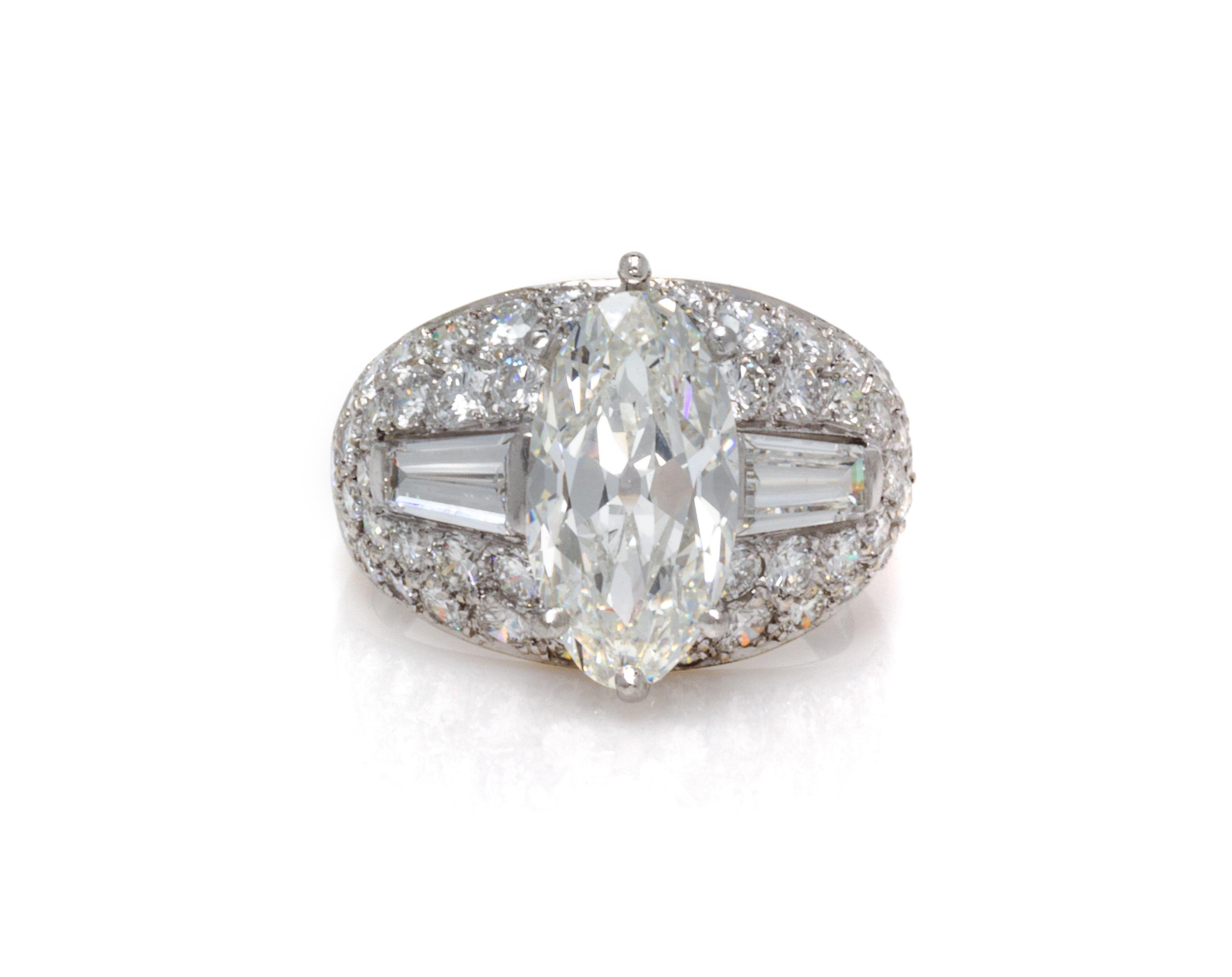 A White Gold and Diamond Ring, 5.40 dwts.
