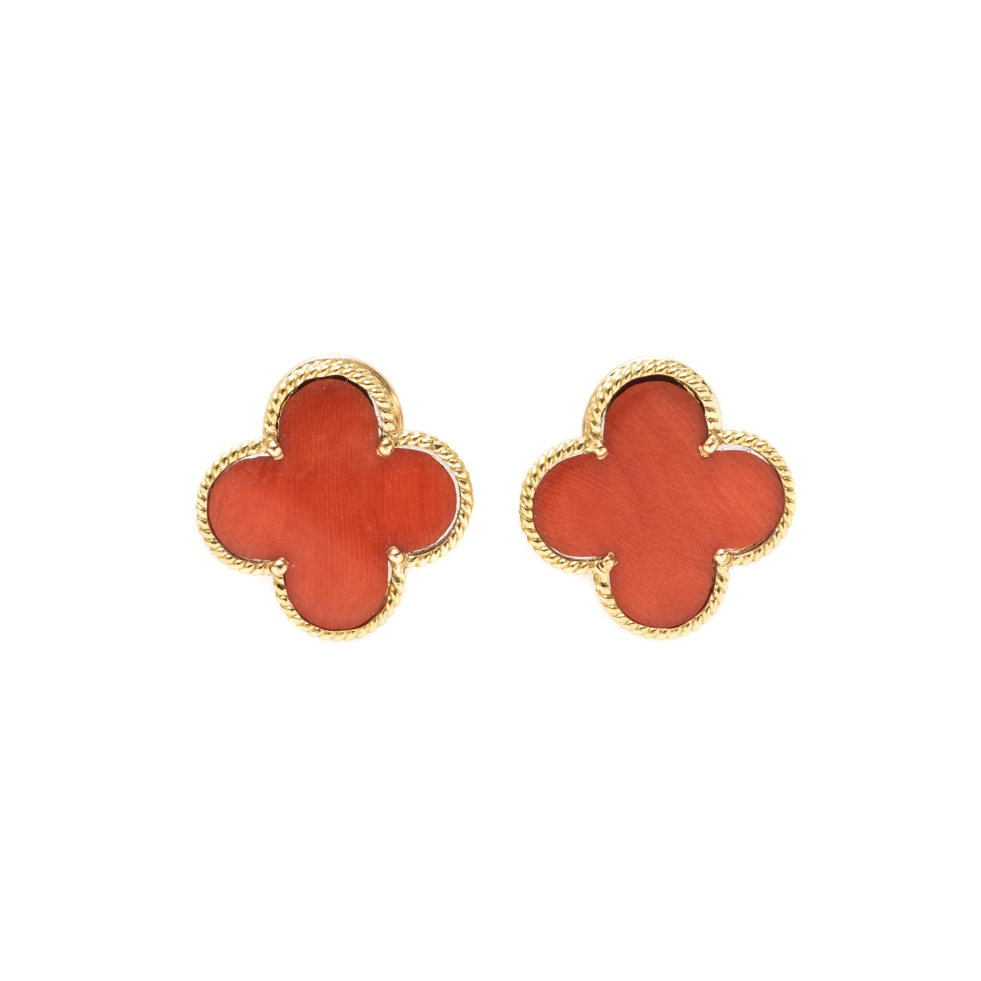 YELLOW GOLD AND CORAL EARRINGS