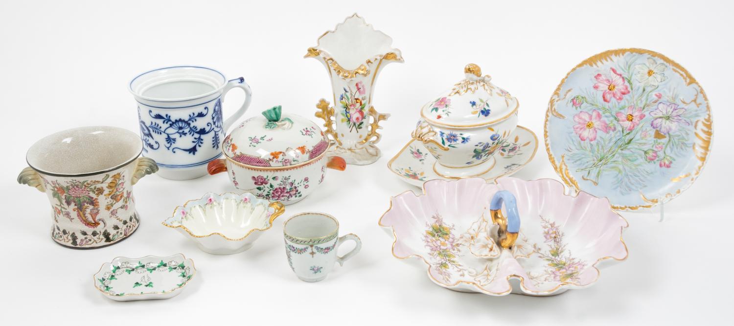 A Group of Porcelain Articles Height of first 7 3/4 inches.