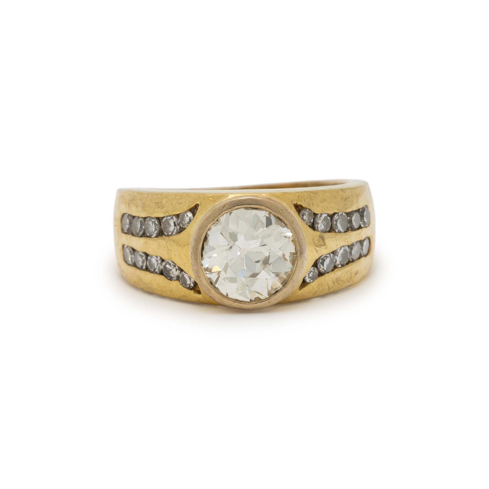 DIAMOND AND YELLOW GOLD RING