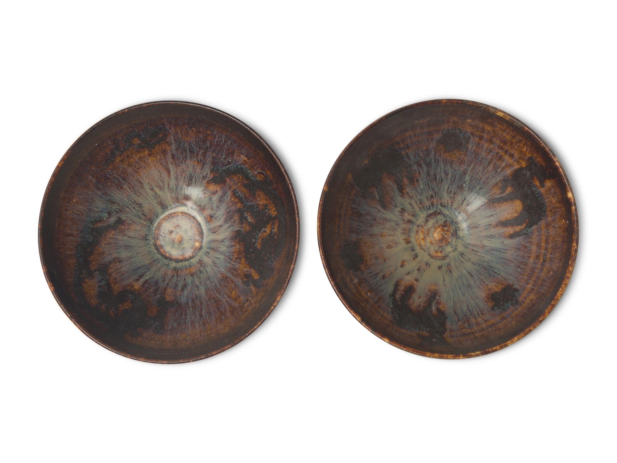 An Associated Pair of Jizhou Style Resist-patterned Tea Bowls