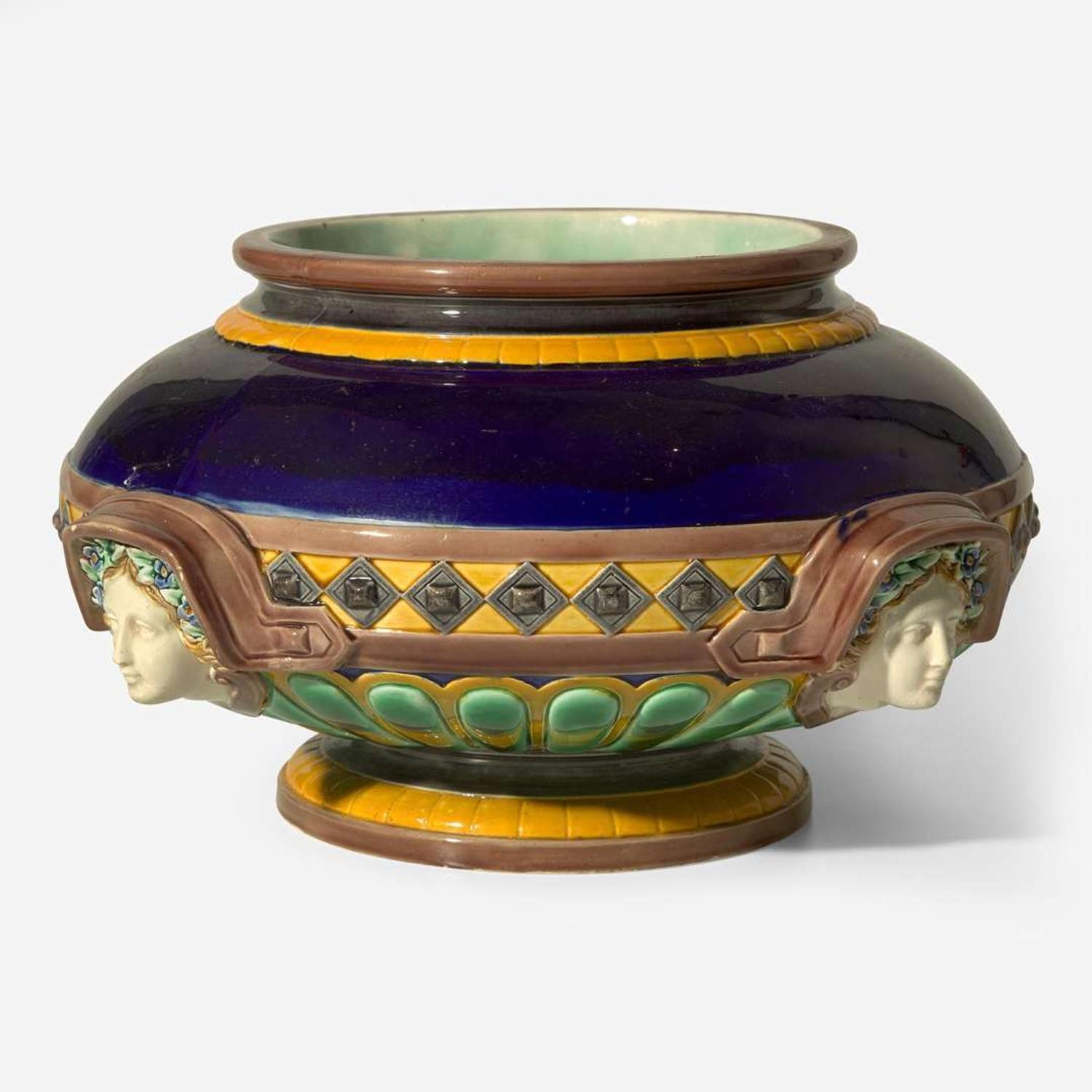 A Wedgwood Majolica Jardiniere UK, circa 1870