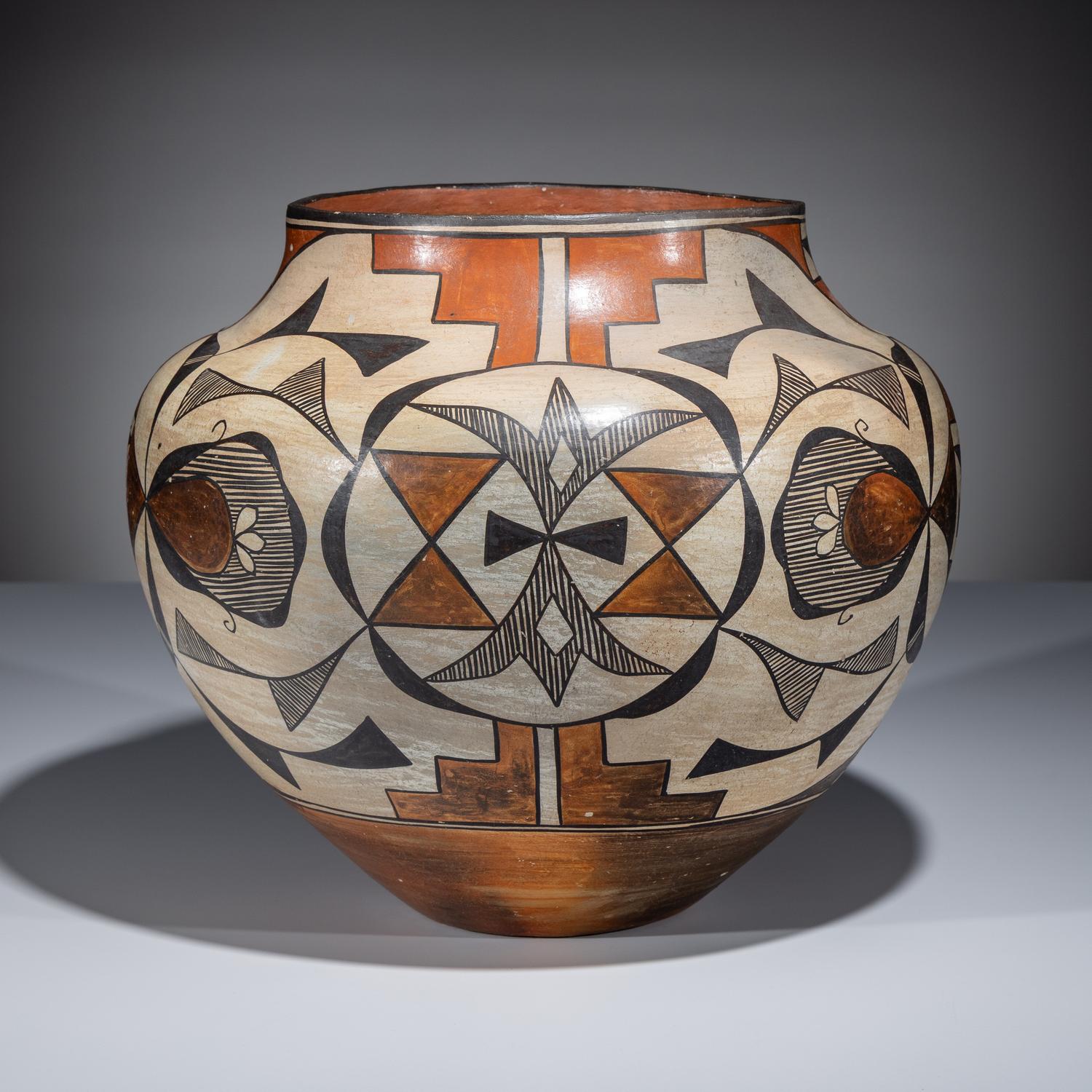 Acoma Polychrome Pottery Jar
