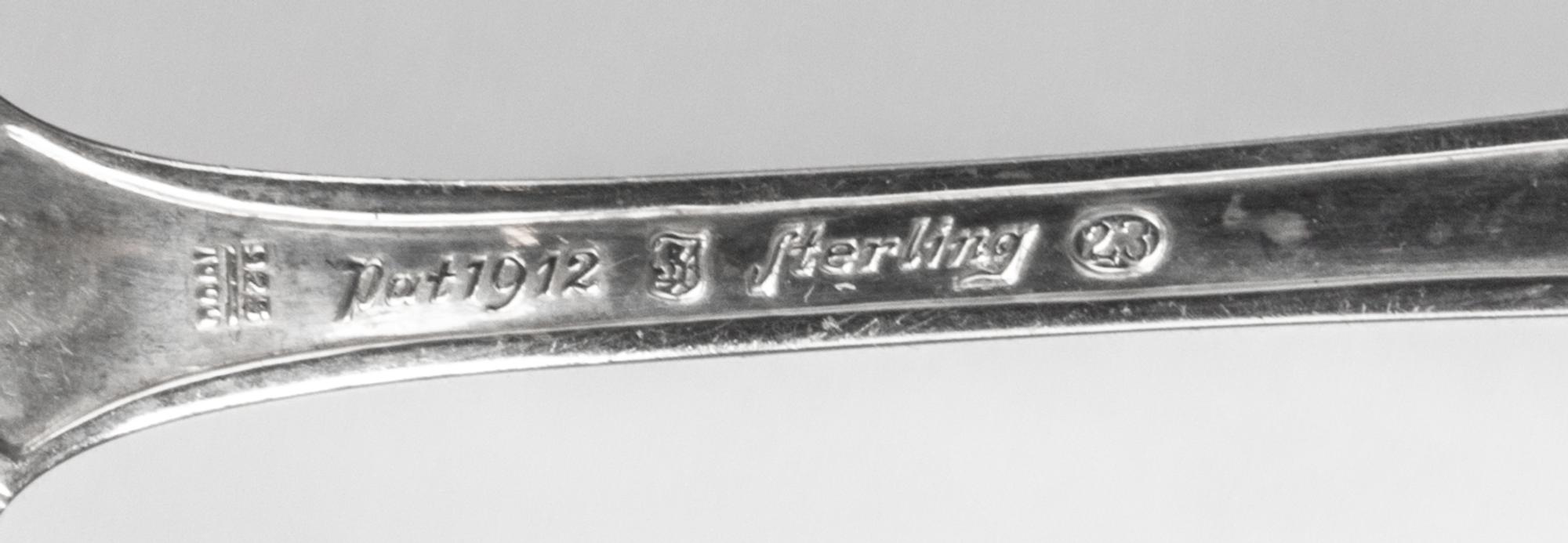 An American Silver Flatware Service, Towle Silversmiths, Newburyport, MA, Mary Chilton pattern, each with an engraved S monogram, compr