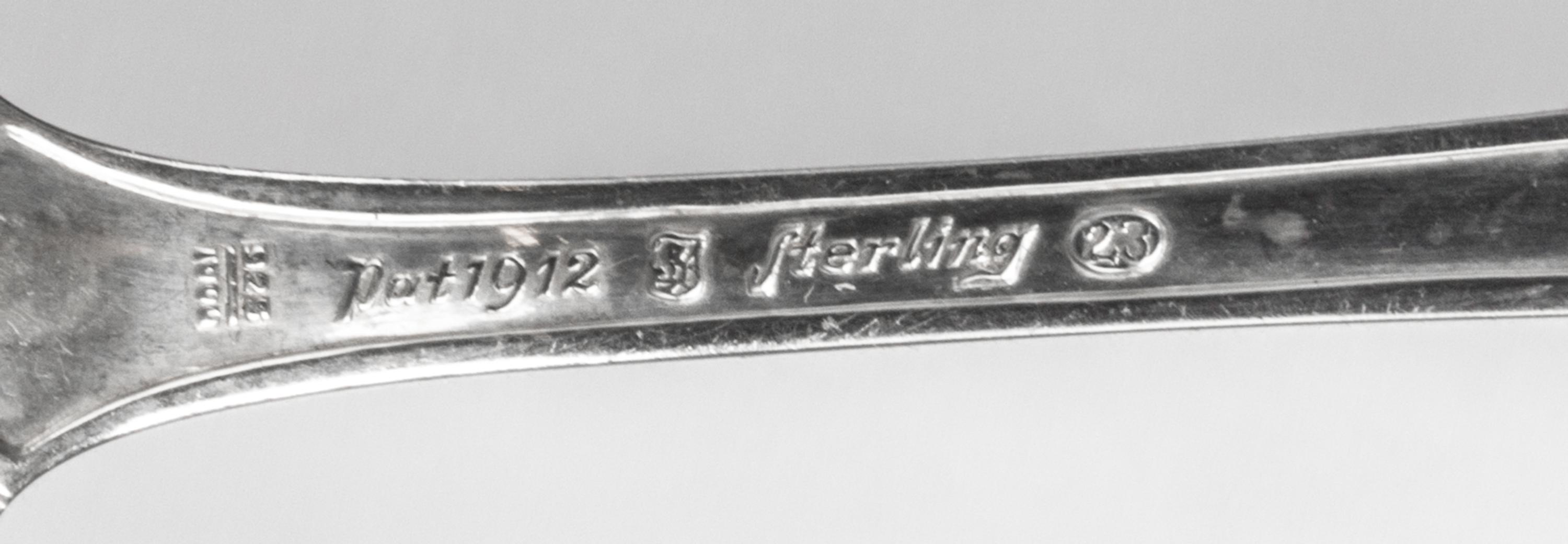 An American Silver Flatware Service, Towle Silversmiths, Newburyport, MA, Mary Chilton pattern, each with an engraved S monogram, compr