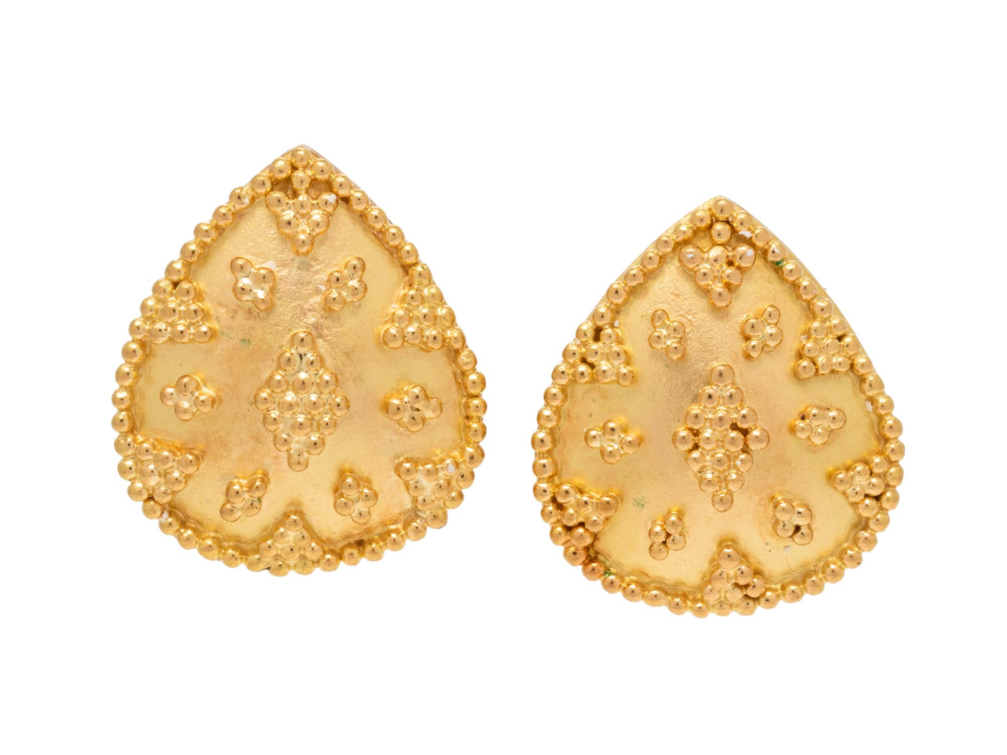 PAULA CREVOSHAY, YELLOW GOLD EARRINGS