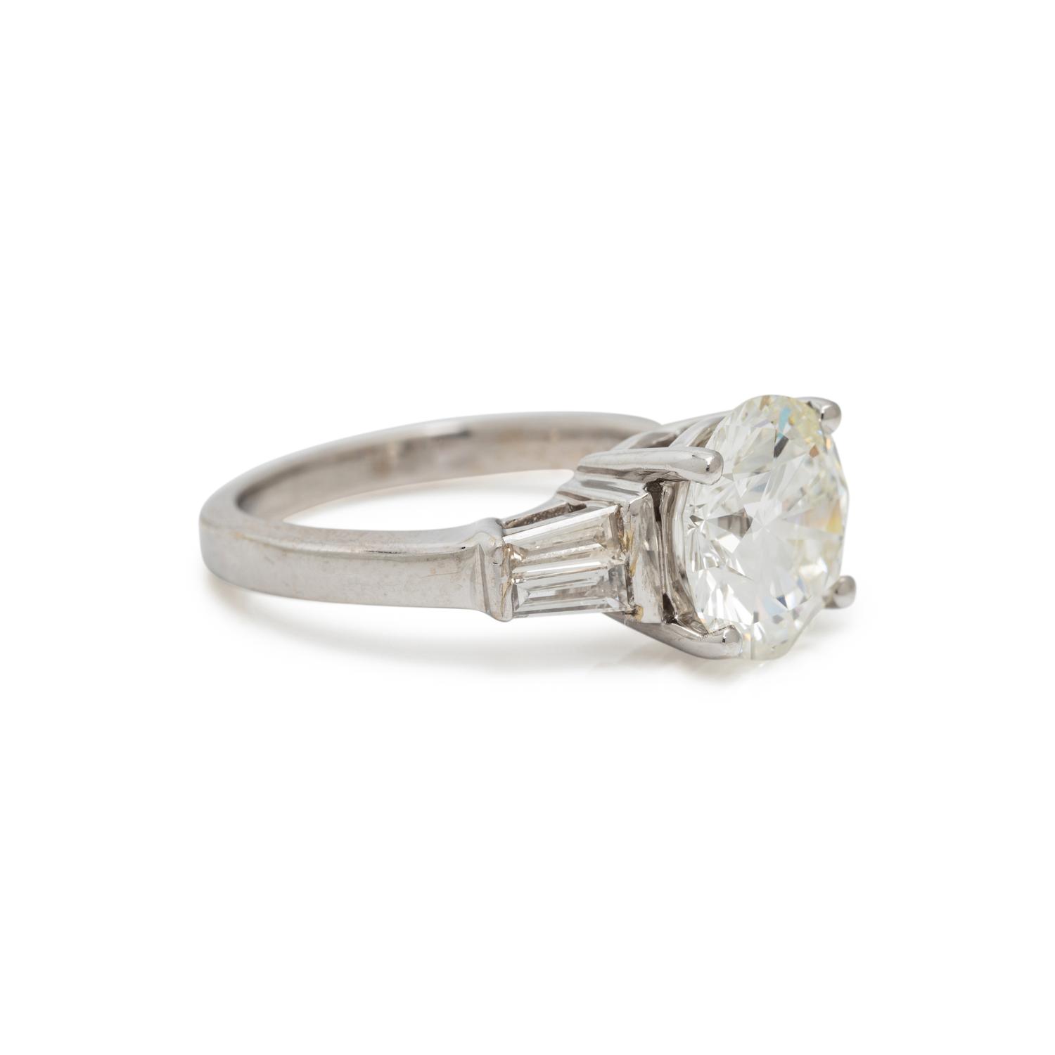 DIAMOND RING