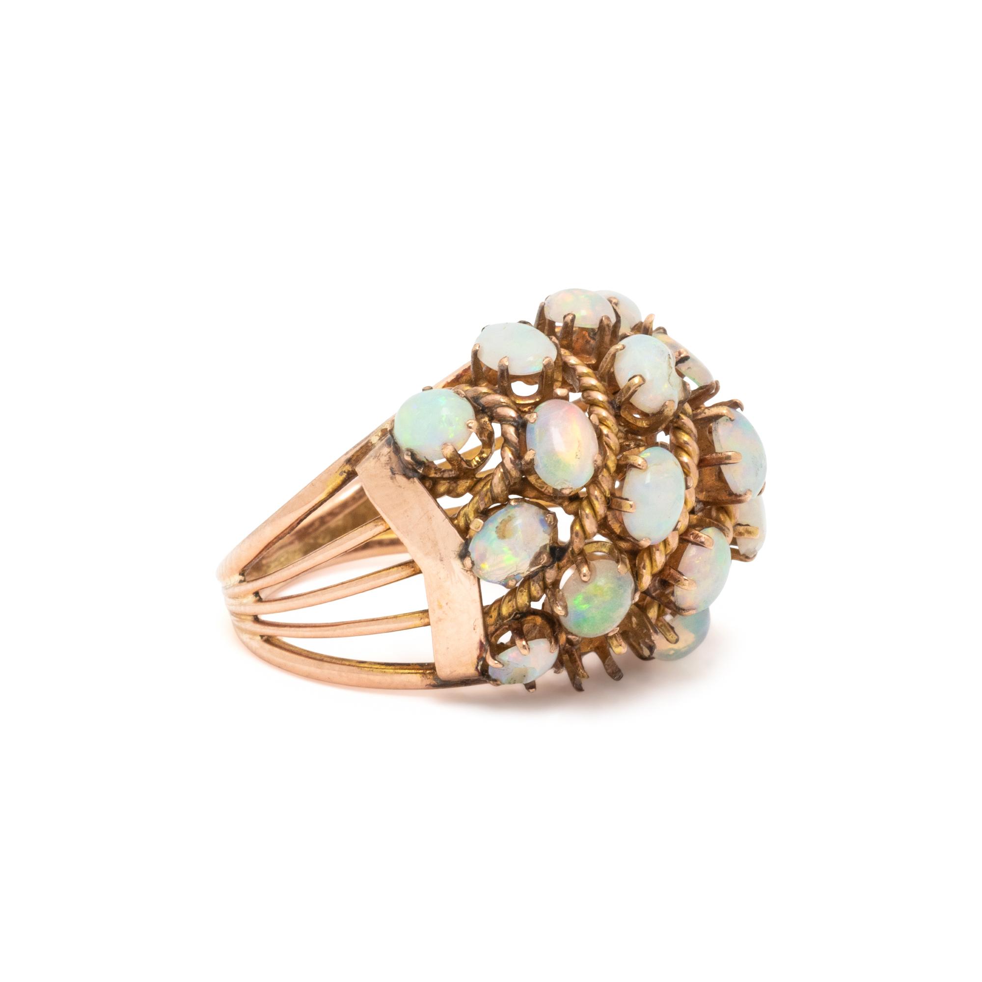 YELLOW GOLD AND OPAL RING