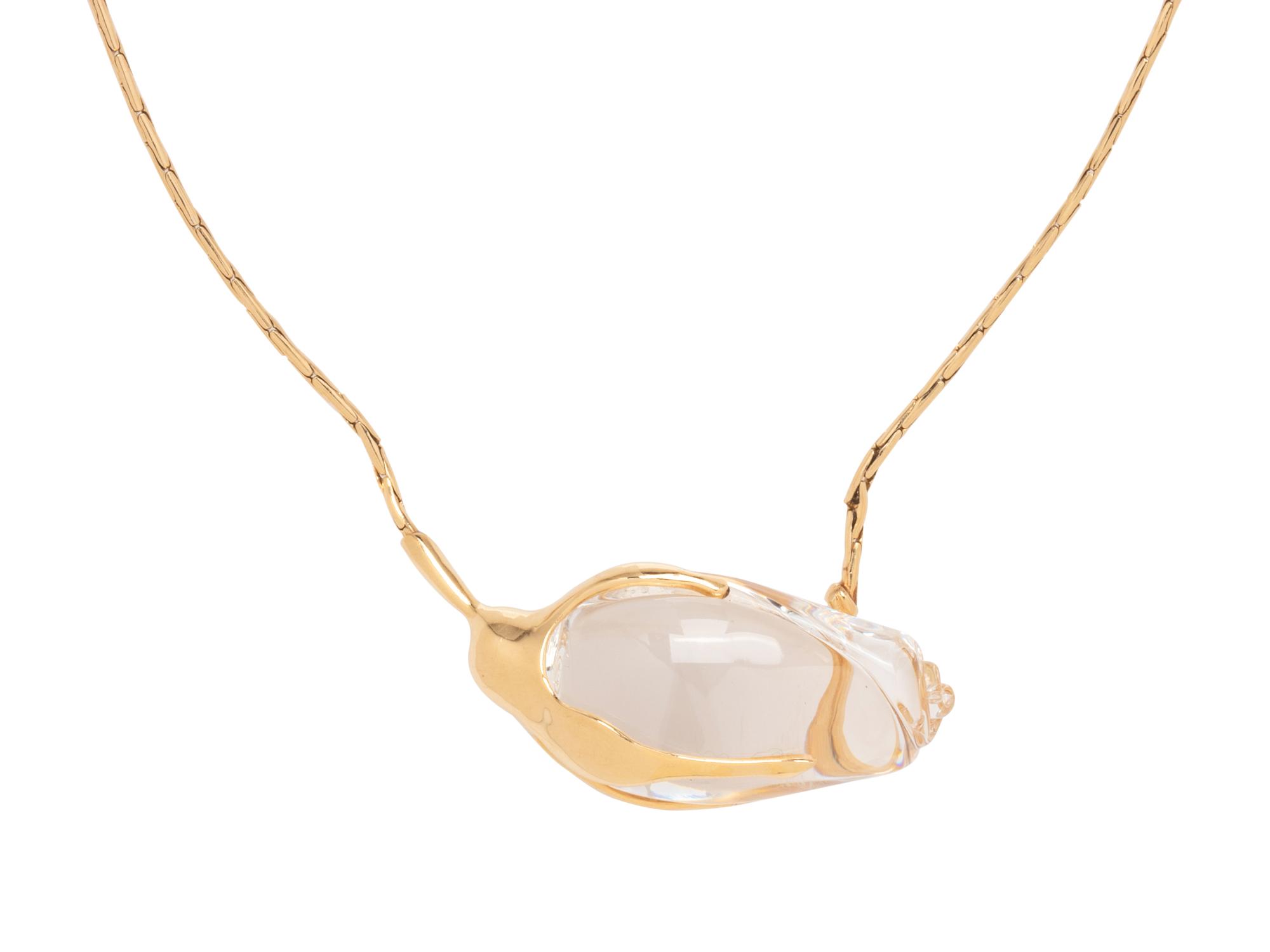 STEUBEN, YELLOW GOLD AND GLASS ‘ROSEBUD’ NECKLACE