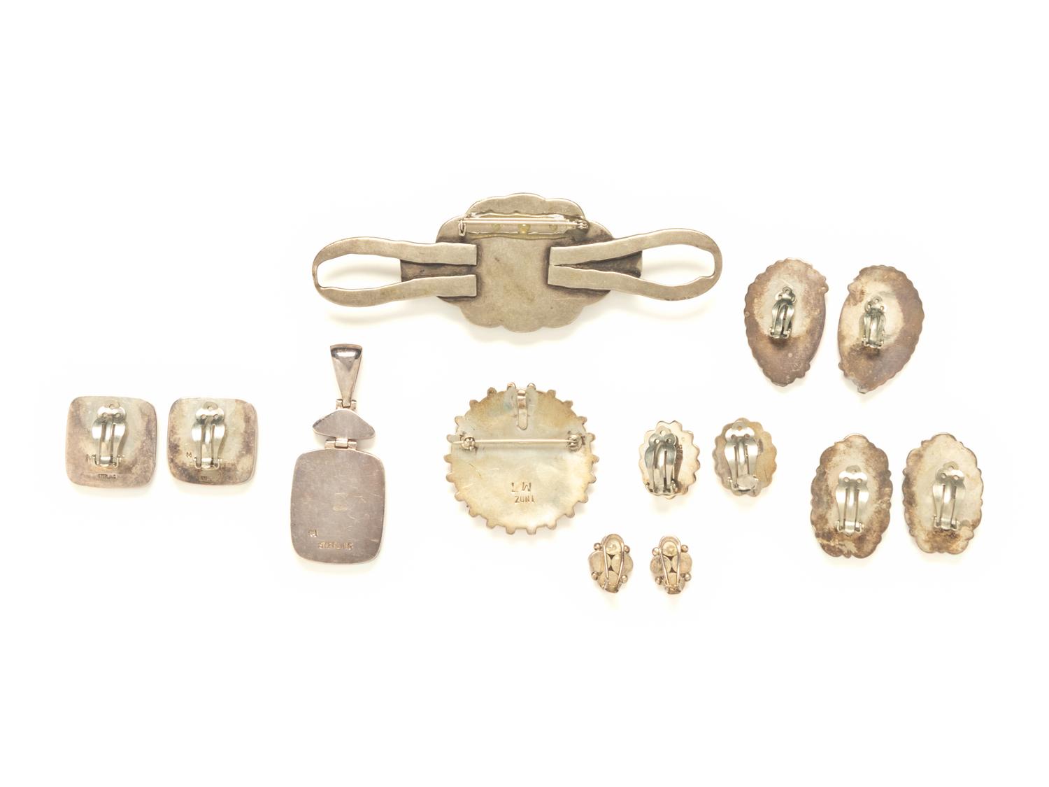 EIGHT PIECES OF SILVER JEWELRY
