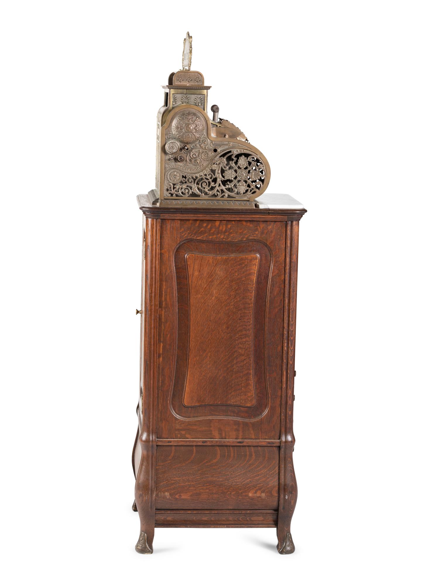 A National Cash Register , Floor Model 452-3-F