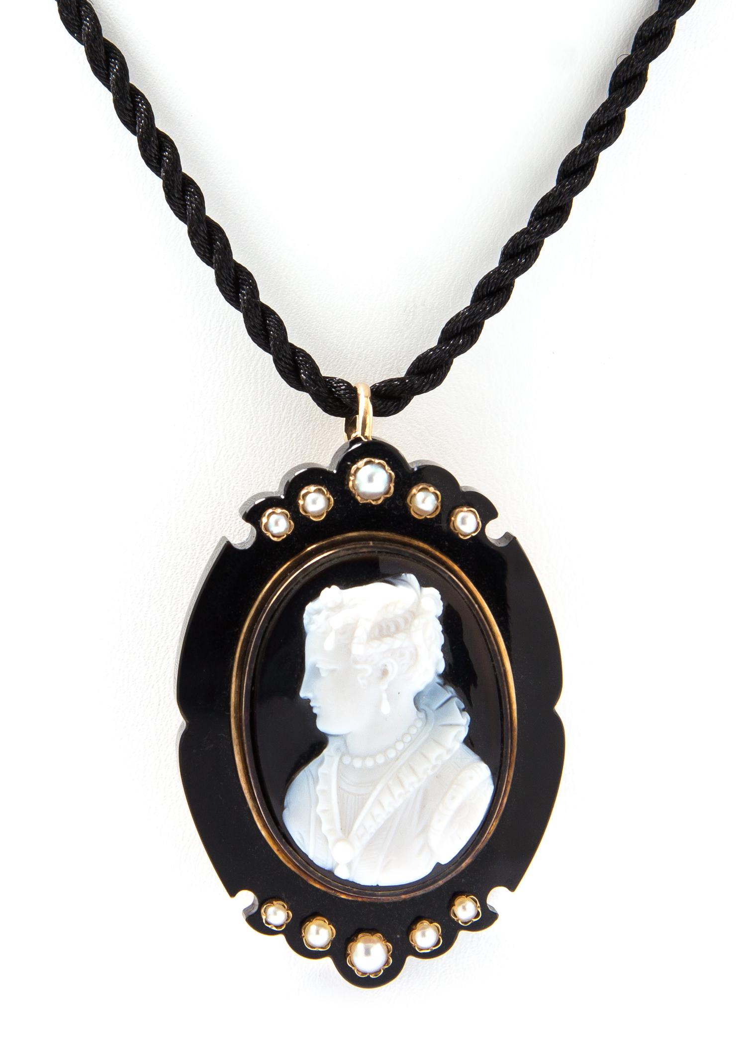 An Antique Rose Gold, Onyx Cameo and Pearl Pendant/Brooch, 18.50 dwts.