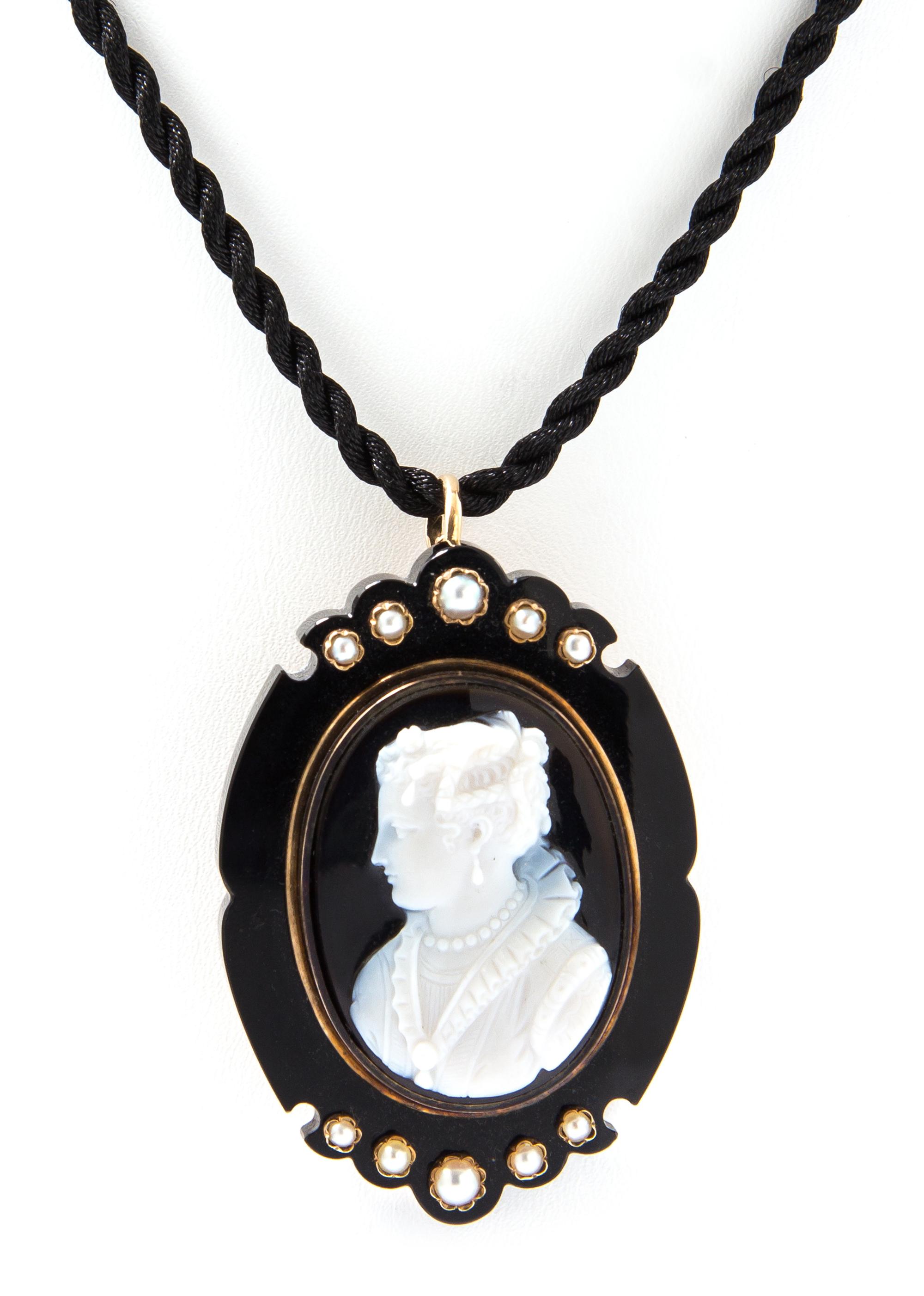 An Antique Rose Gold, Onyx Cameo and Pearl Pendant/Brooch, 18.50 dwts.