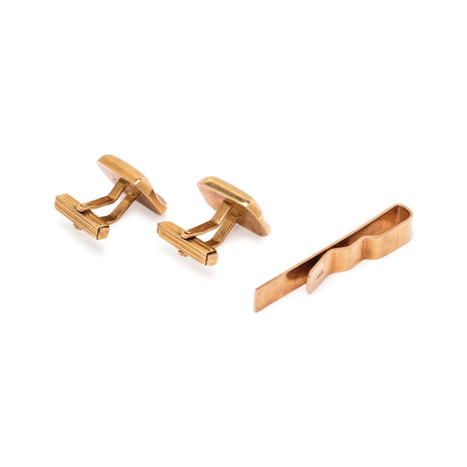 COLLECTION OF YELLOW GOLD ACCESSORIES