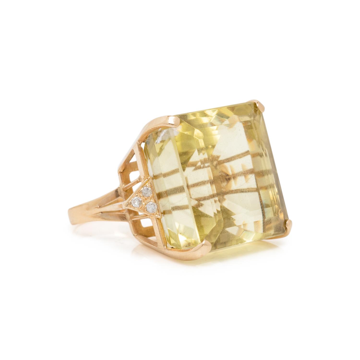 CITRINE AND YELLOW GOLD PENDANT AND RING