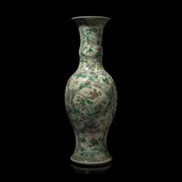 A Large Chinese Famille Verte Porcelain Vase, Late Qing Dynasty 晚清 素三彩花卉地開光博古圖大賞瓶