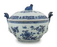 A Chinese Export Blue and White Porcelain Tureen