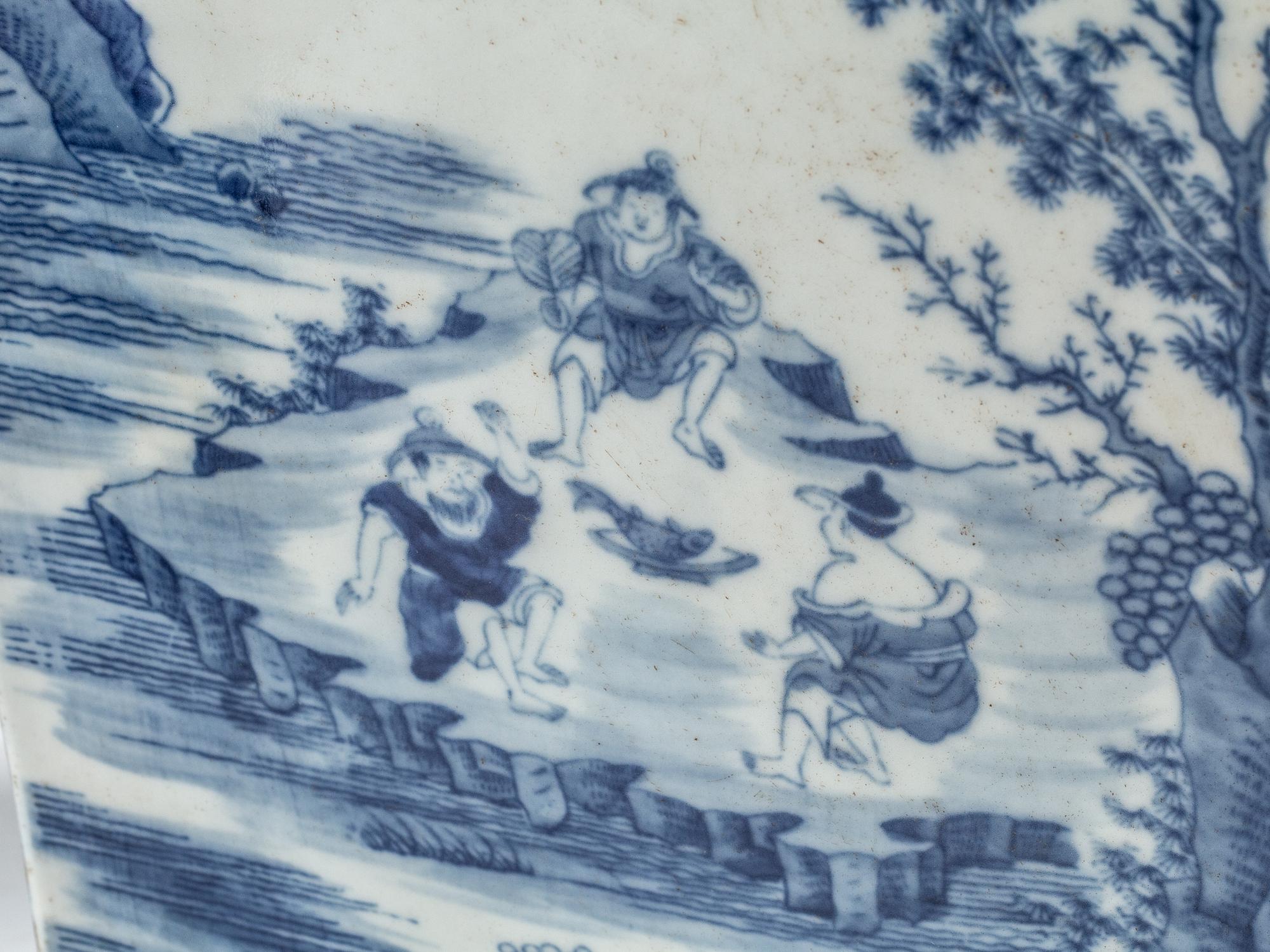 A Pair of Chinese Blue and White Porcelain Tea Caddies with Covers