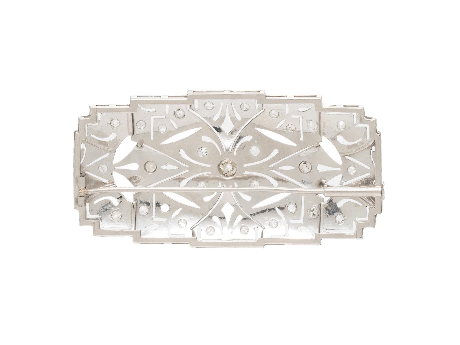 ART DECO, DIAMOND AND PLATINUM BROOCH