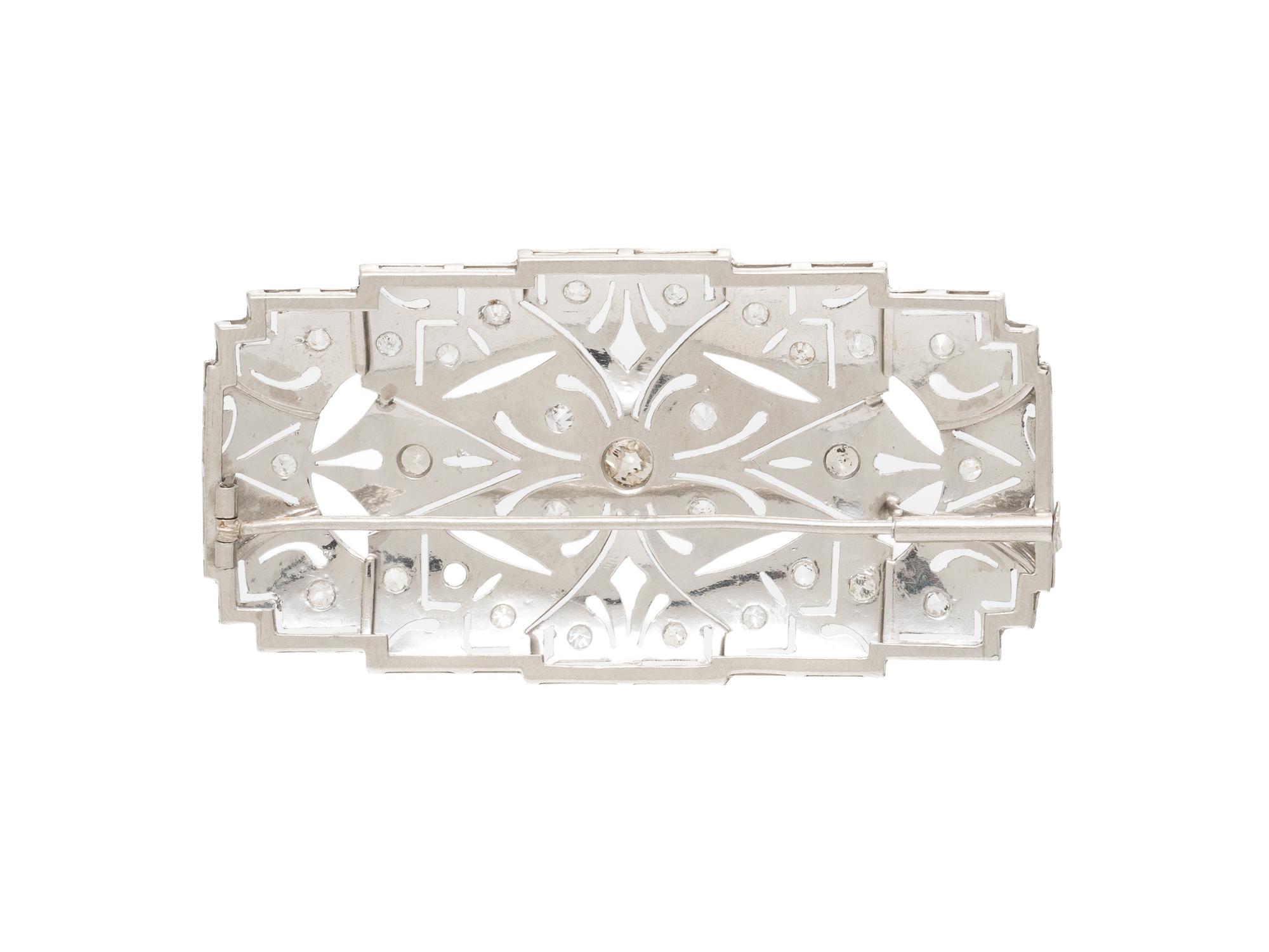 ART DECO, DIAMOND AND PLATINUM BROOCH