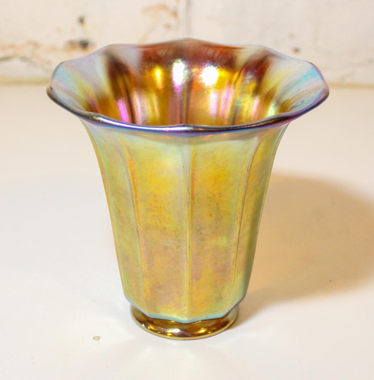 A Steuben Aurene Glass Shade. Height 5 inches.