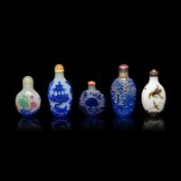 Five Chinese Glass Overlay Snuff Bottles, 19th-20th Century 晚清-民國 套料鼻烟壺五支