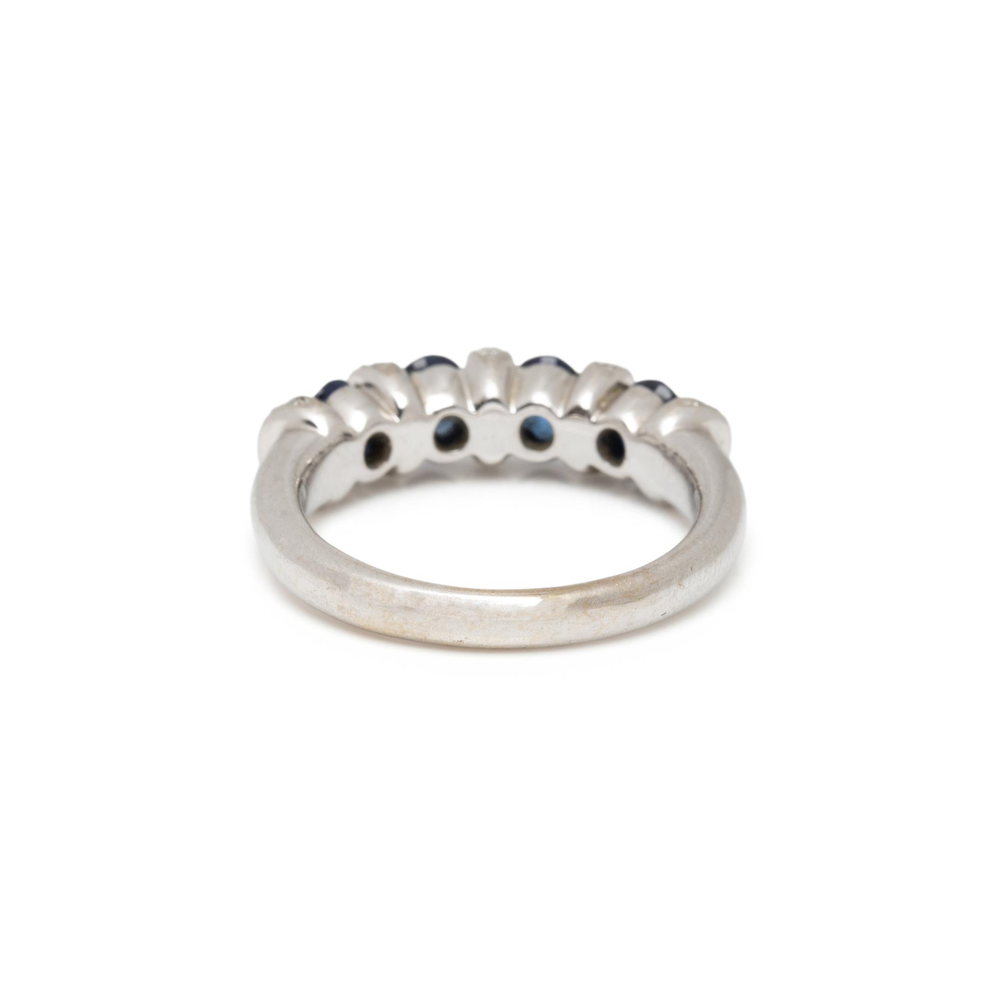 SAPPHIRE AND DIAMOND RING
