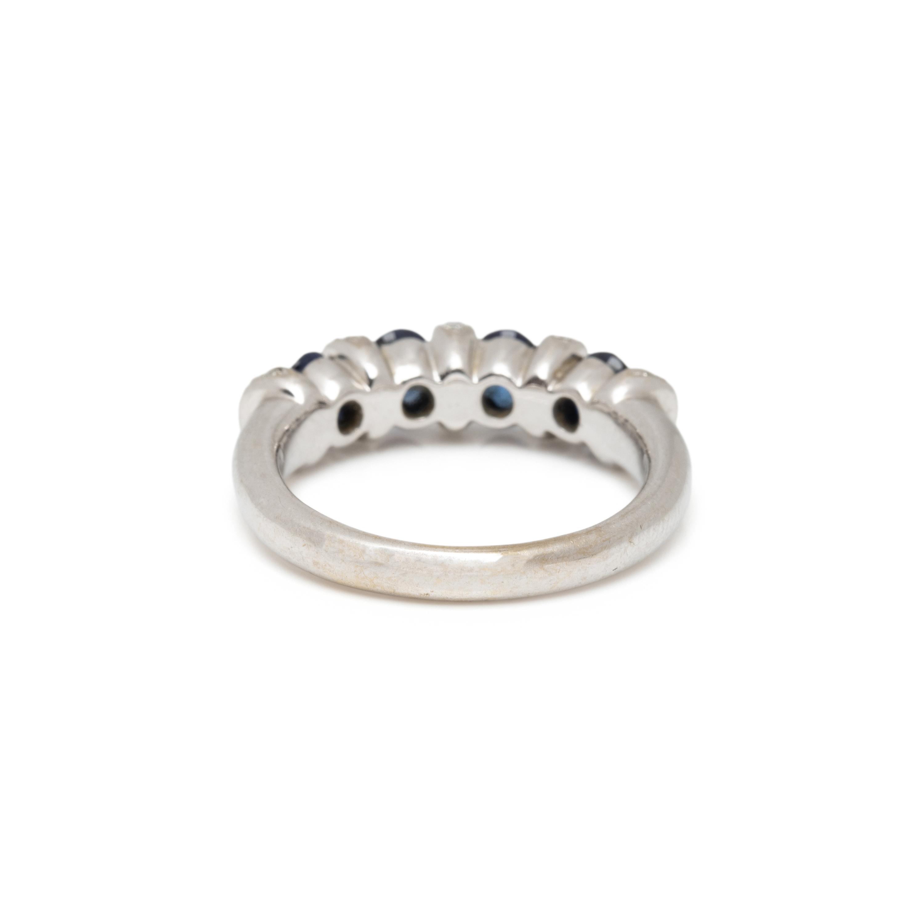 SAPPHIRE AND DIAMOND RING