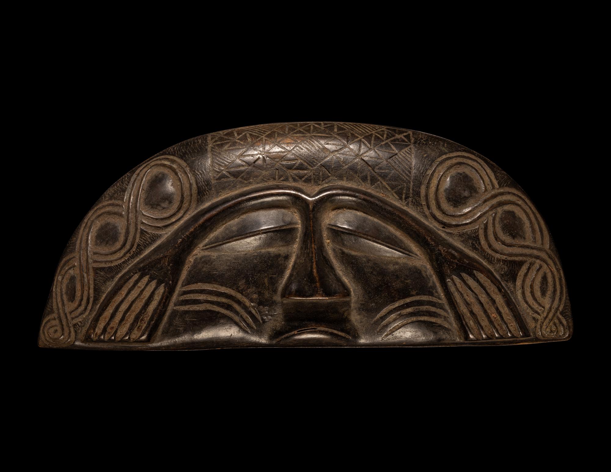 A Kuba Wood Cosmetic Lidded Box (Tukula)