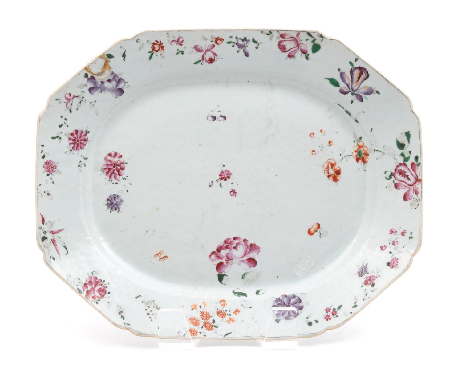 A Famille Rose Porcelain Octagonal Platter — LATE 18TH/EARLY 19TH CENTURY
