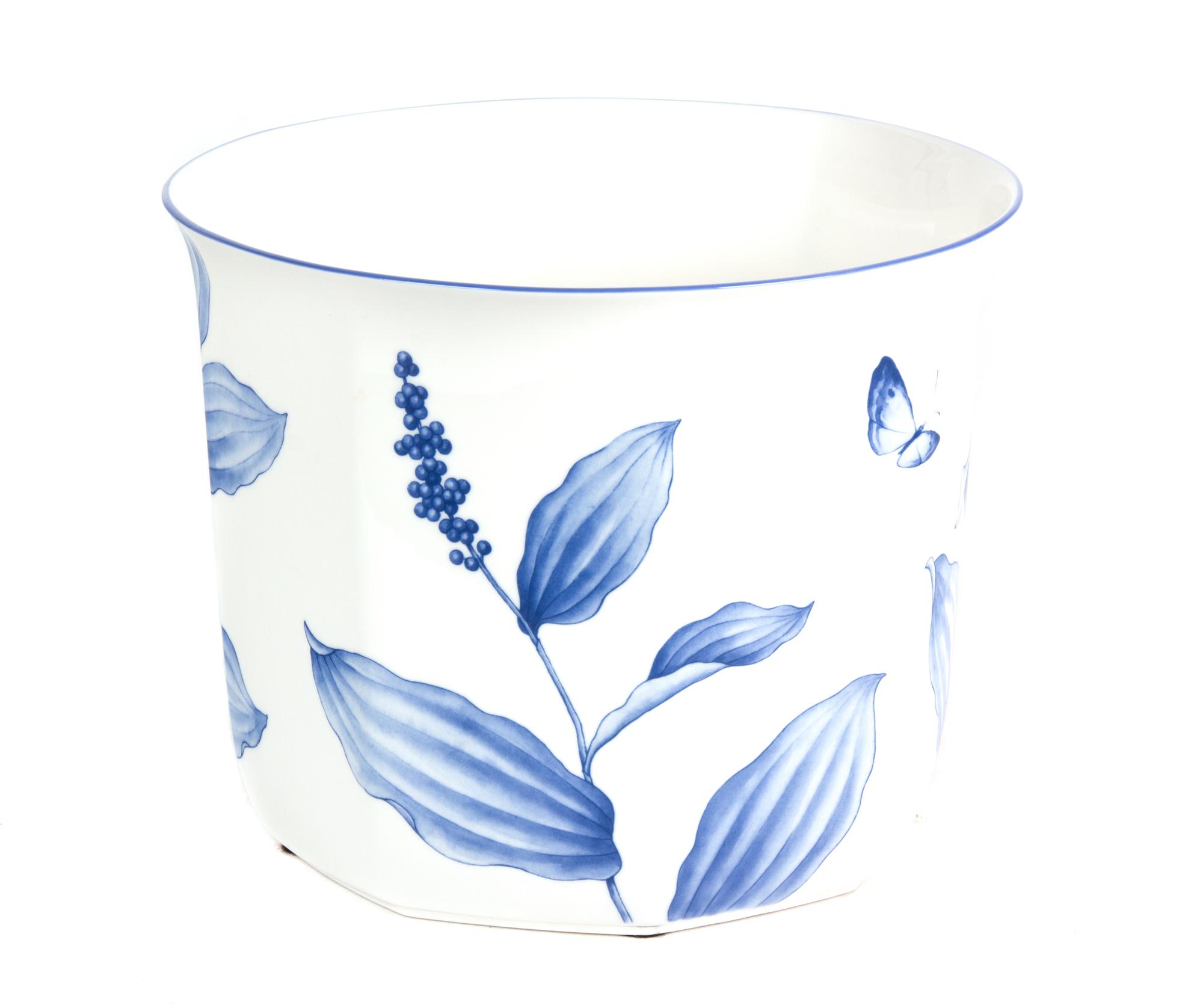 A Tiffany & Company Porcelain Nature Jardinière Height 7 1/4 inches. — 20TH CENTURY