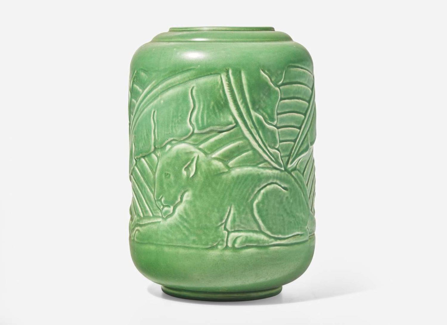 A Wedgwood Queensware Vase, UK, early 1930s