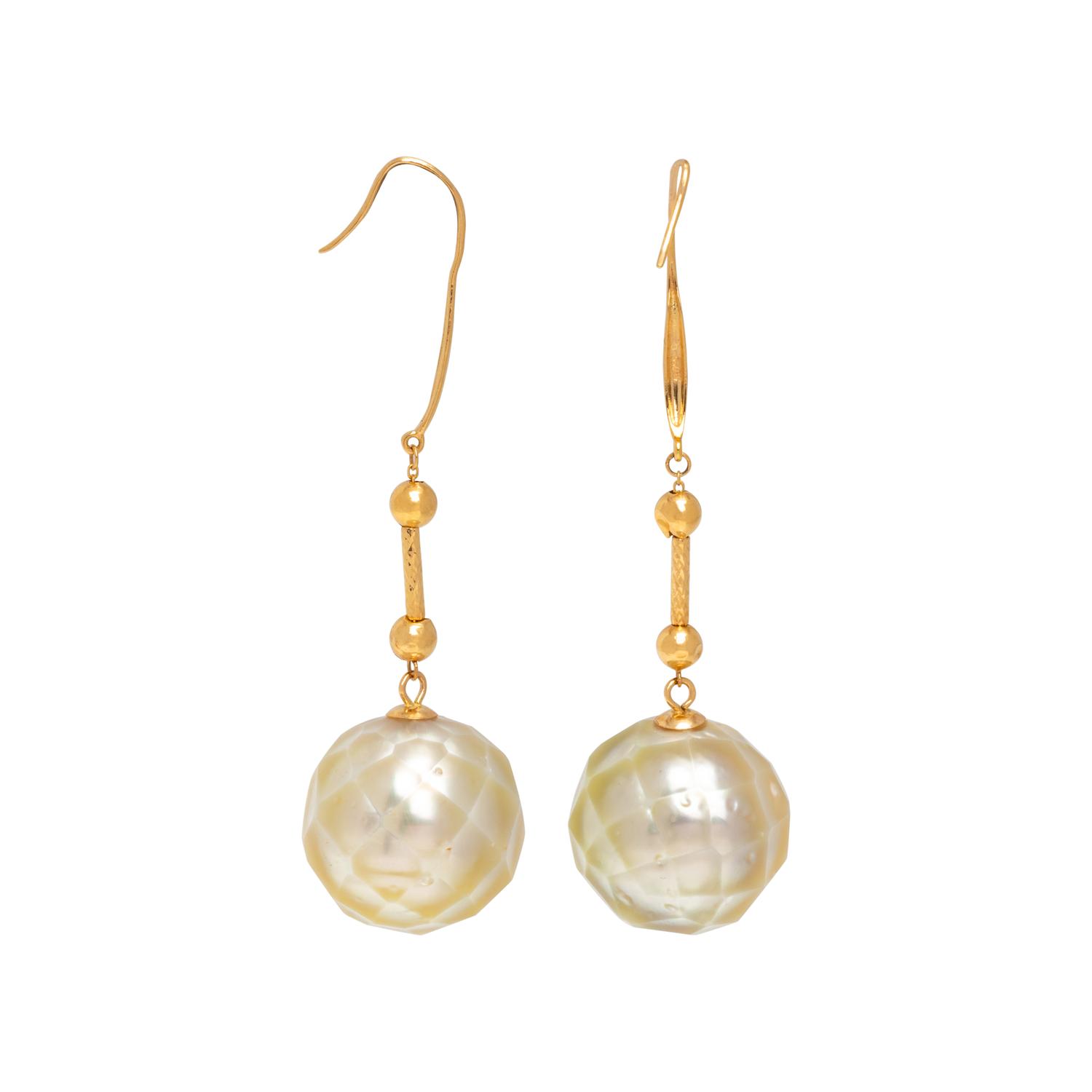 YELLOW GOLD AND CULTURED PEARL EARRINGS