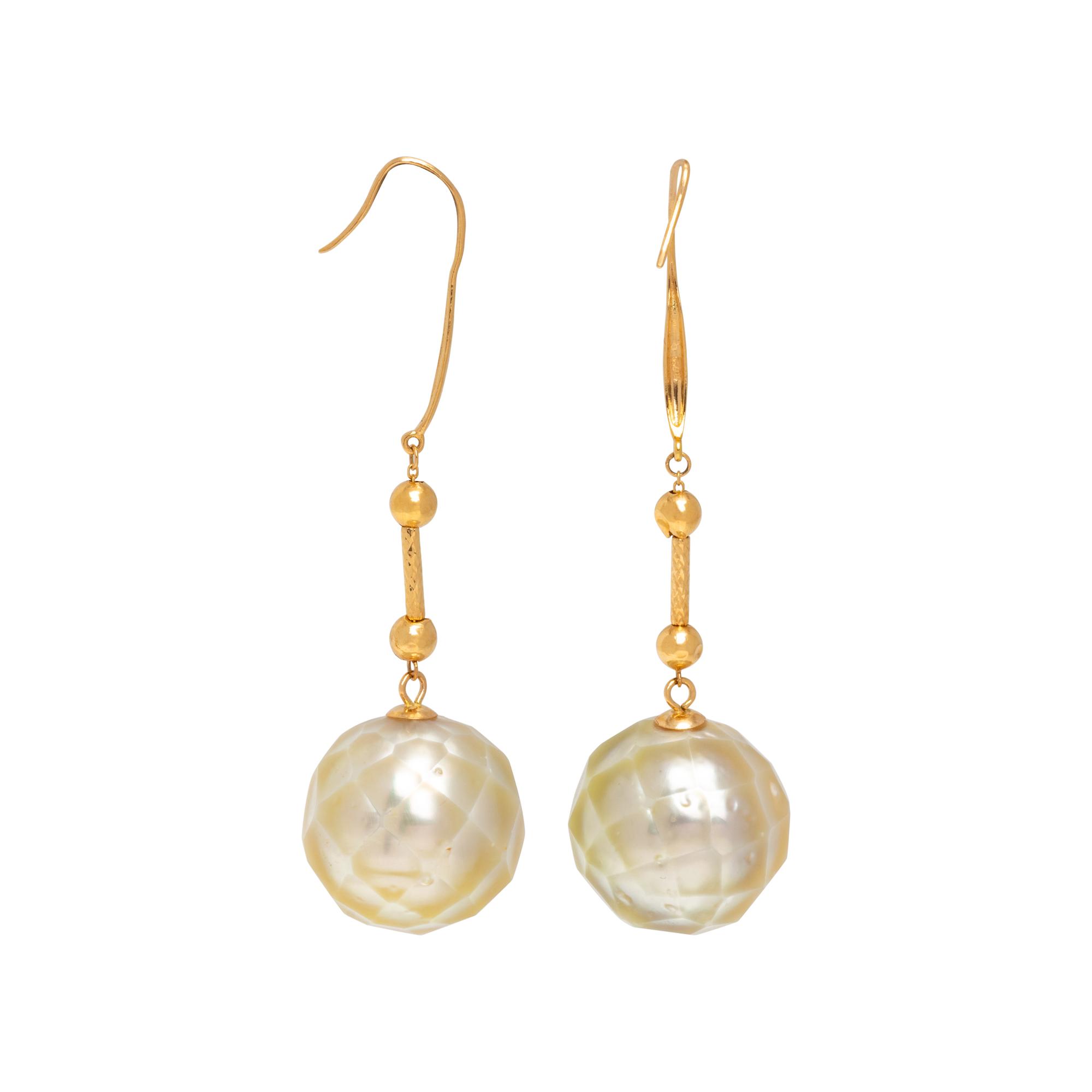 YELLOW GOLD AND CULTURED PEARL EARRINGS