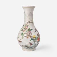 A large Chinese famille rose-decorated vase 粉彩大瓶 Late 20th century ?????