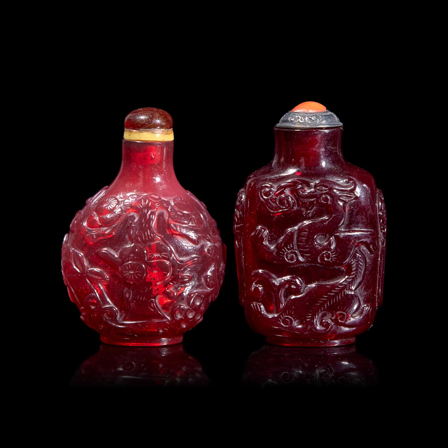Two Chinese Carved Ruby Glass Snuff Bottles 寶石紅料鼻煙壺兩支