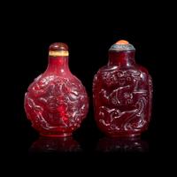 Two Chinese Carved Ruby Glass Snuff Bottles 寶石紅料鼻煙壺兩支