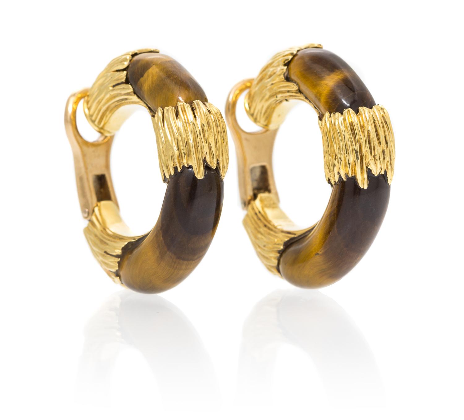 A Pair of 18 Karat White Gold, Coral, Onyx and Diamond Cufflinks, Eli Frei, 9.00 dwts.