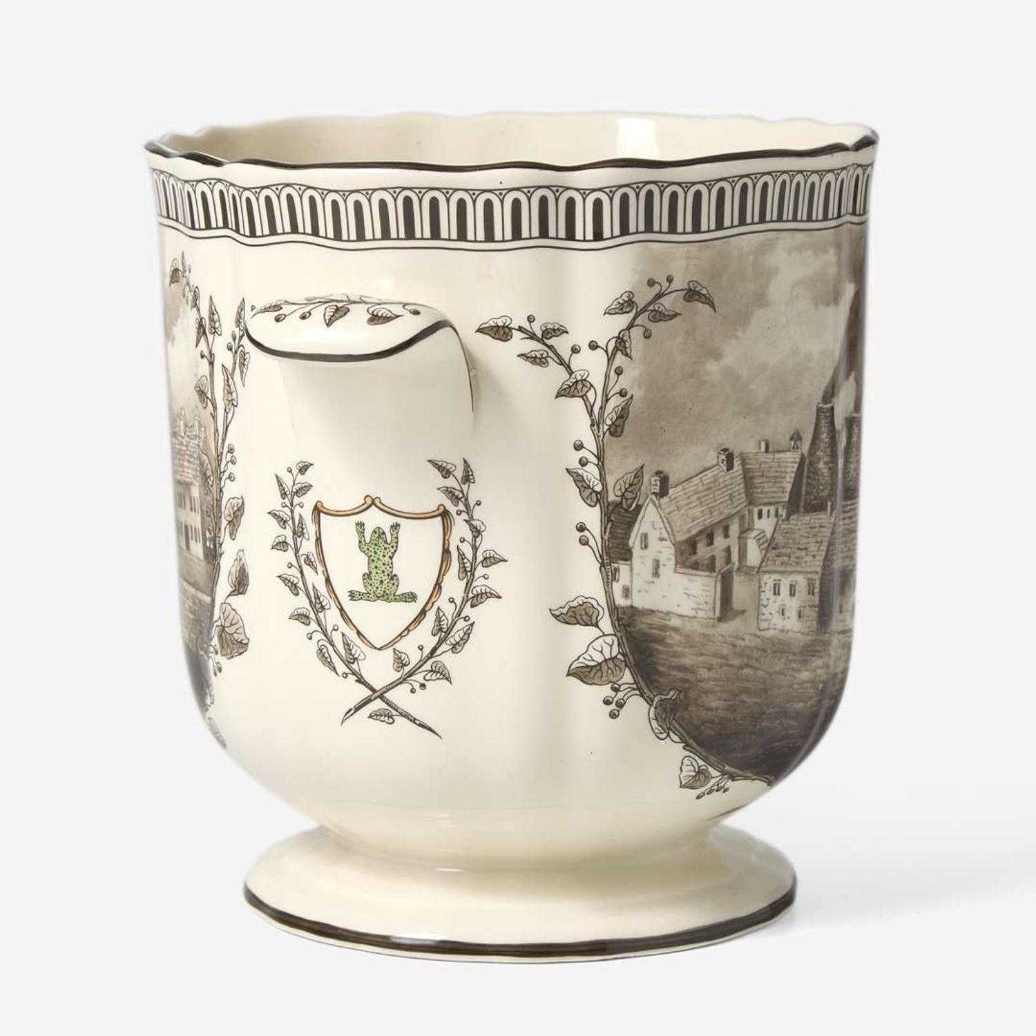 A Wedgwood Queensware Hand-Painted Ice Pail UK, 1990s