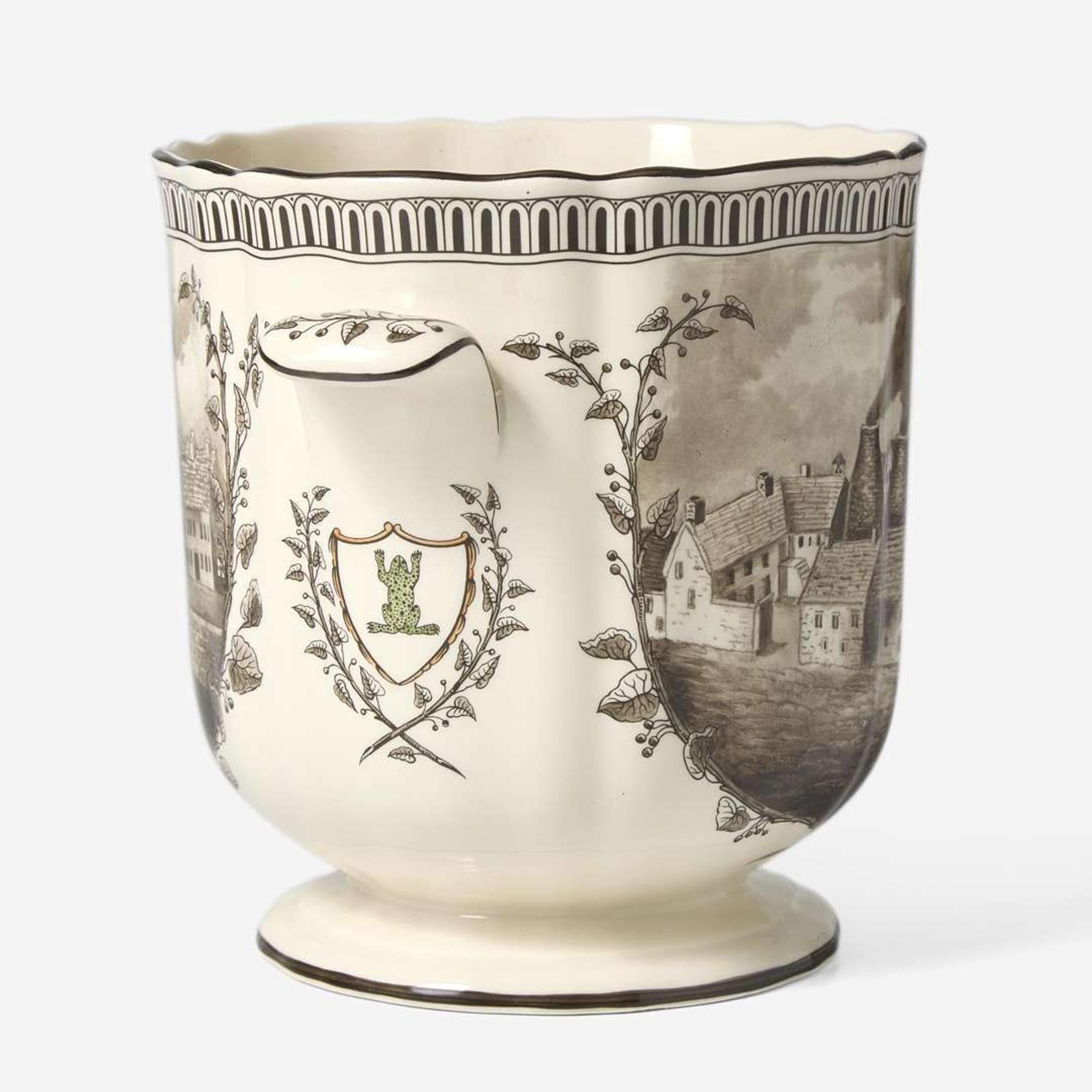 A Wedgwood Queensware Hand-Painted Ice Pail UK, 1990s