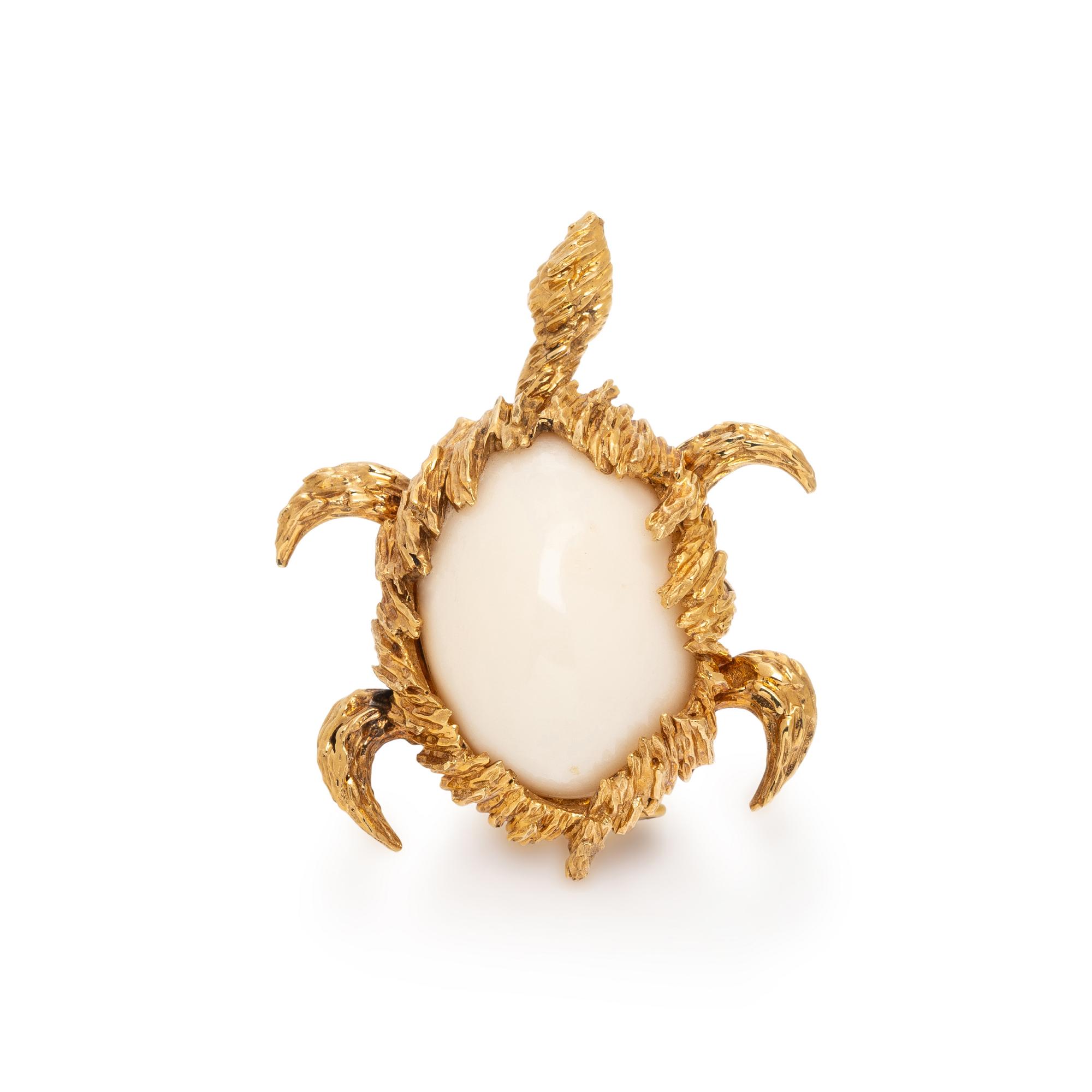 CHAUMET, YELLOW GOLD AND ANGEL SKIN CORAL TURTLE BROOCH