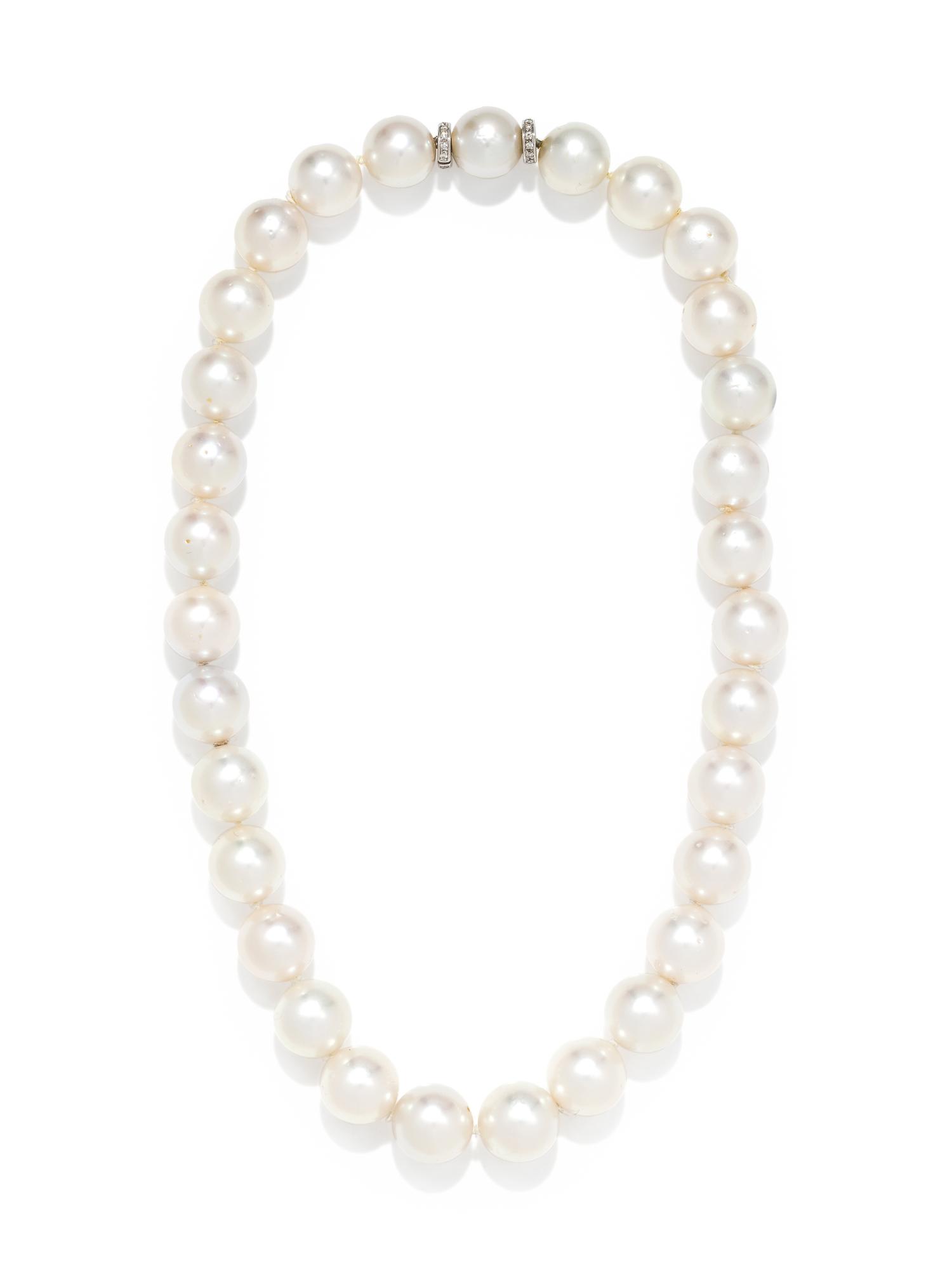 CULTURED SOUTH SEA PEARL NECKLACE