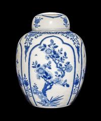 A Chinese Blue and White Porcelain Covered Jar