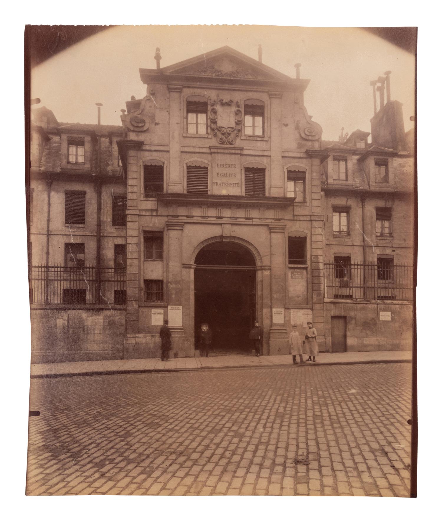 A group of five photographs ( Auberge du Compas d'Or, rue Montorgueil; Façade Saint-Lazare, faubourg Saint-Denis 107; Folie Thoinard, 9 rue Coq-Héron; Hôtel d'Imbercourt, 15 rue de l'Universite; Hôtel de Vendôme, rue Béranger 3 )