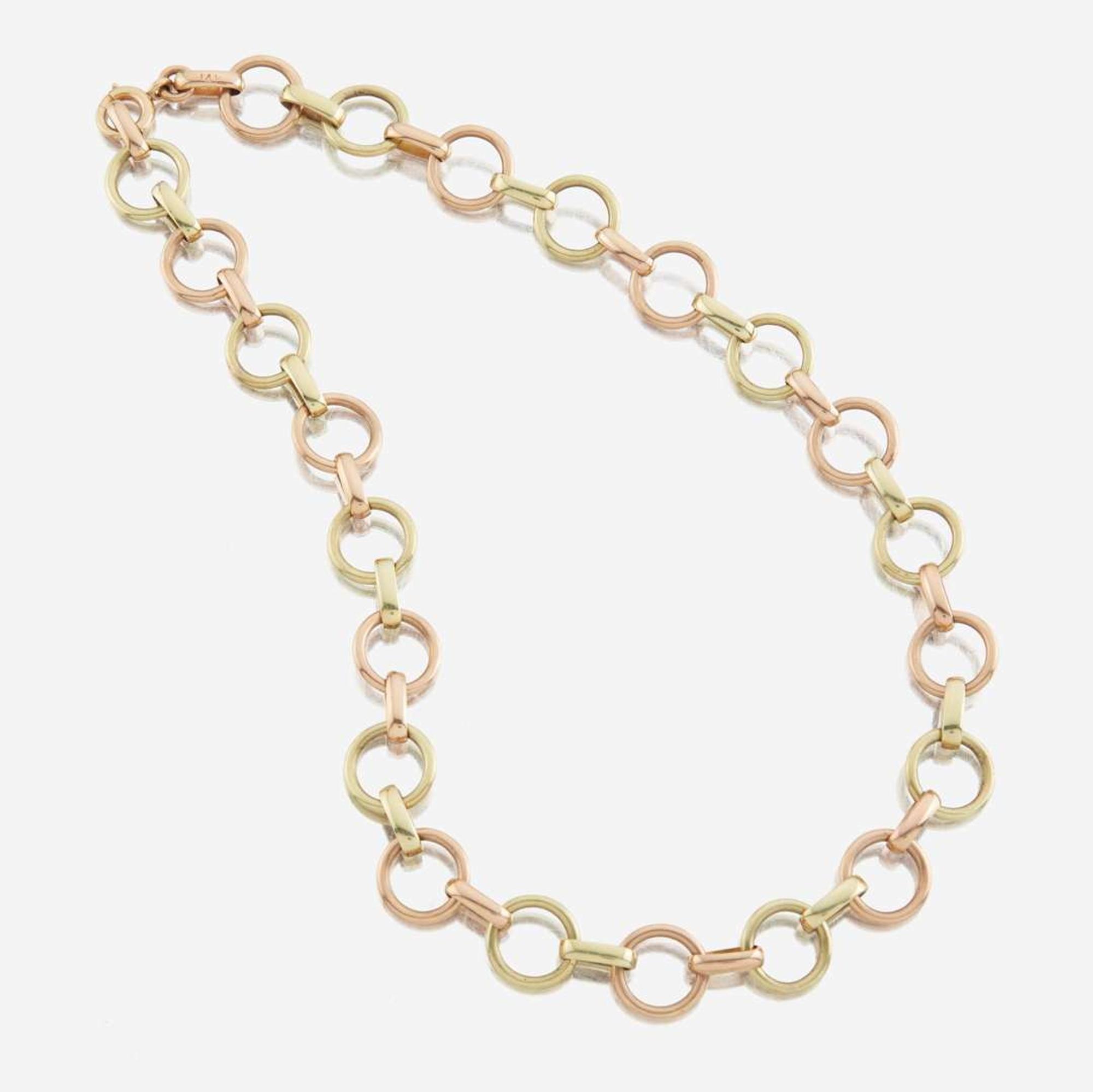 A bicolor gold necklace