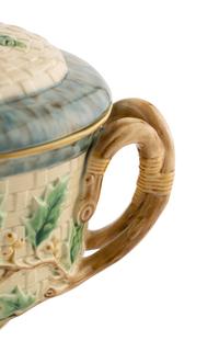A Minton Majolica "Gun Dog" Game Pie Dish and Cover