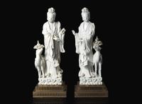 A pair of Chinese Blanc de Chine Figures of Meiren with Deer, Xu Yunlin Zhi impressed mark 德化窯仕女仙鹿瓷塑一對 許雲林製款